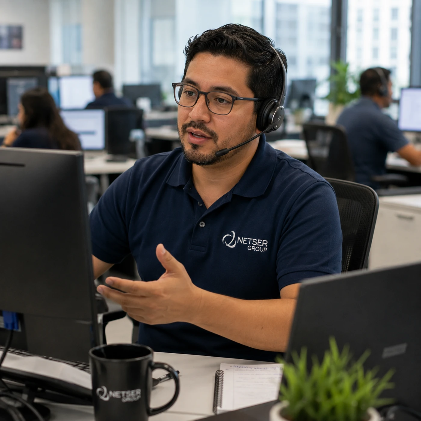 Netser multilingual help desk agent assisting a client
